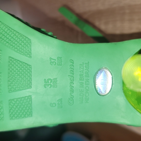 Melissa + Campana green zig zag high heels - Picture 8 of 9